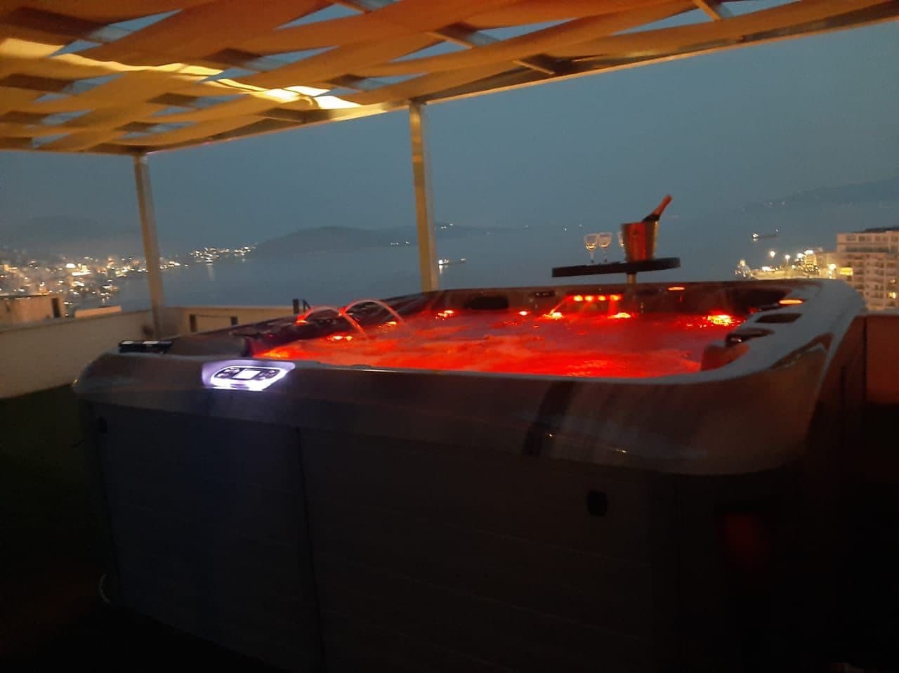 Penthouse luksoz për shitje në Sarandë