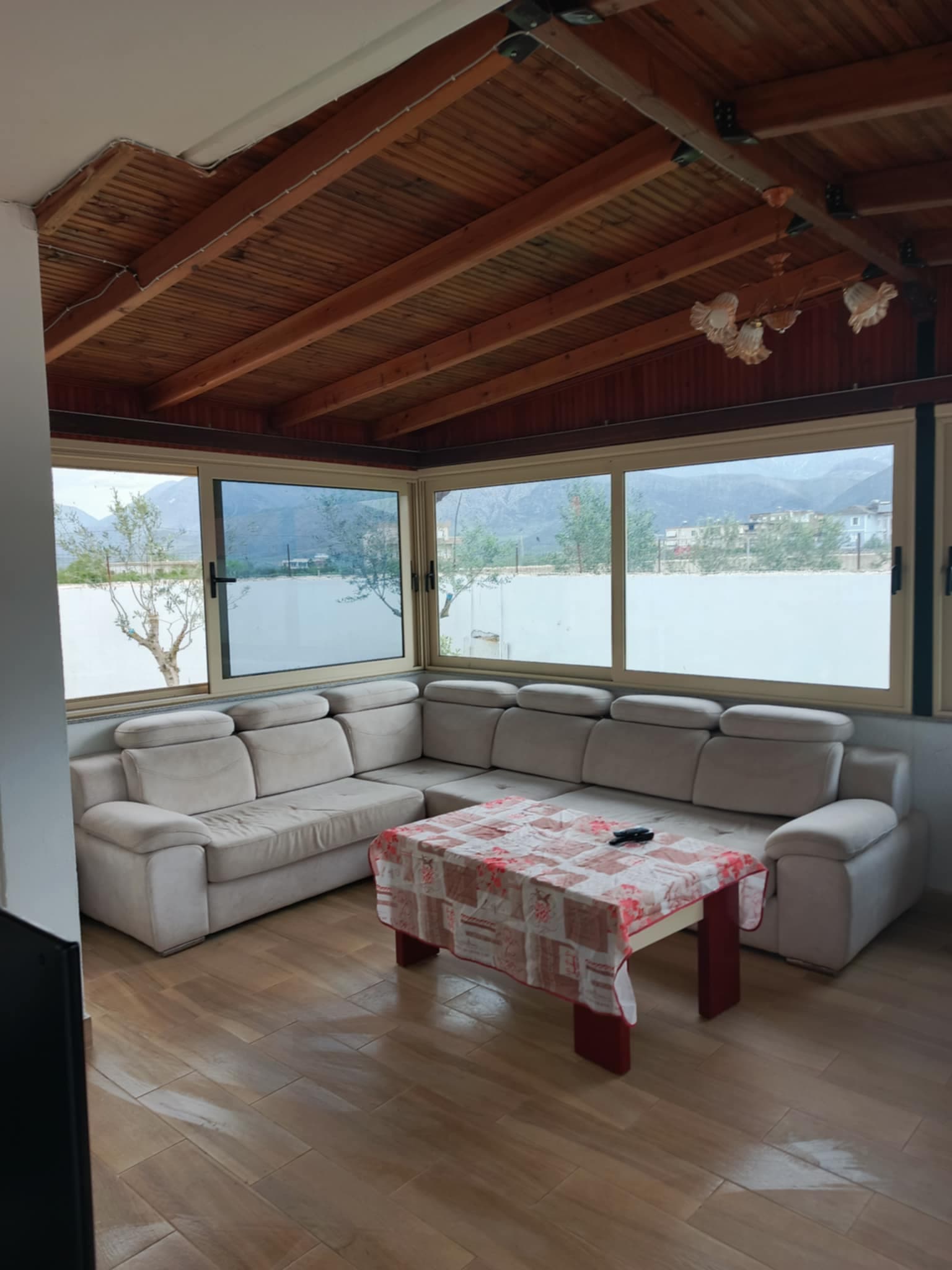 Shtëpi private në shitje në Delvinë 2