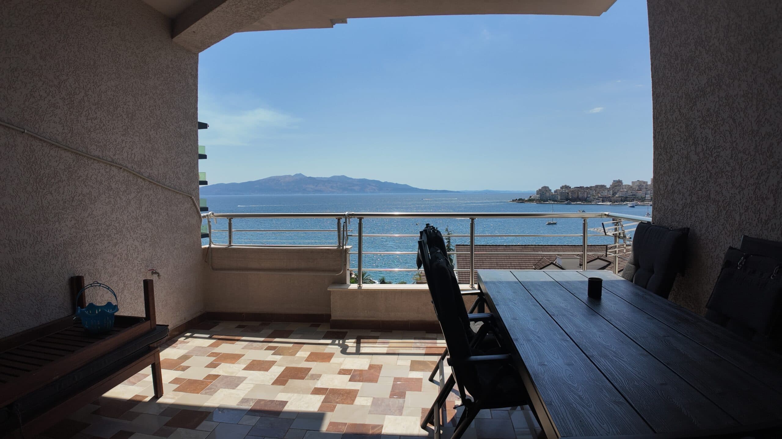 Apartament 2-Dhomash me pamje nga deti në shitje