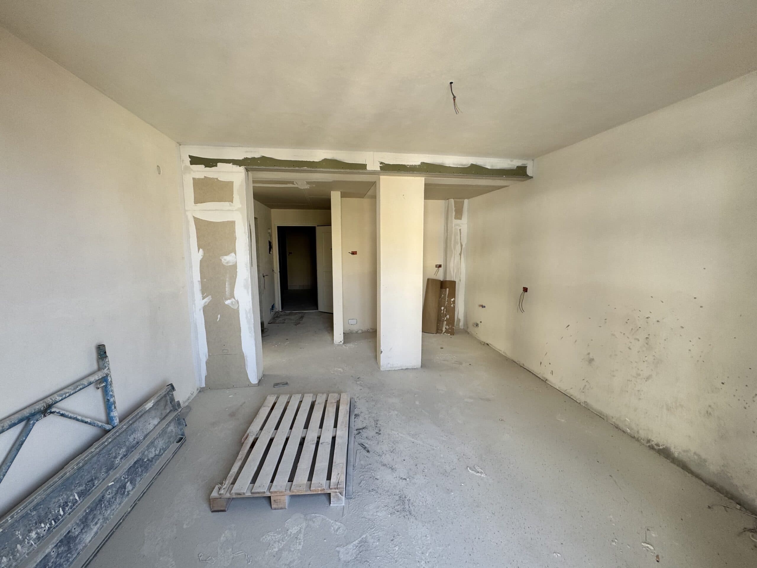 Apartament në breg të detit për shitje 4