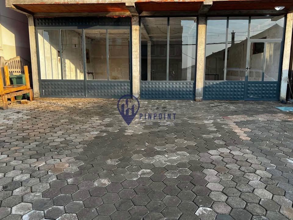 📍 LOKAL ME QERA – RR. ASLLAN PIREVA, KODRA E TRIMAVE