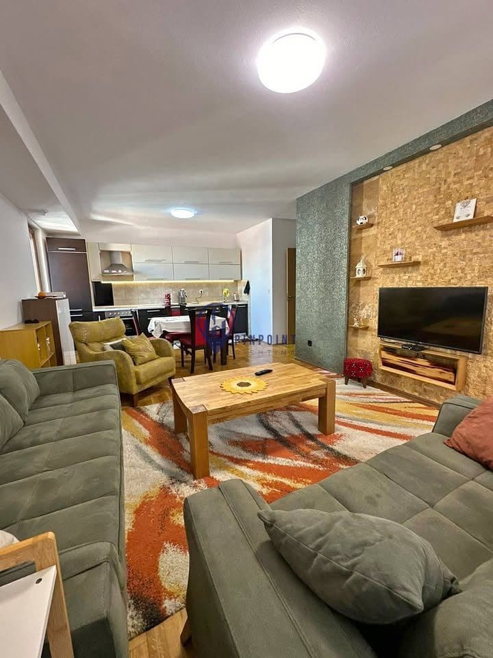 🏡 Banesë në shitje – Qafa, Rr. Sefedin Ahmeti ✨