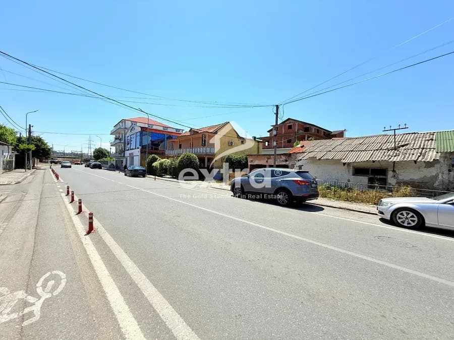 Shitet dyqan prane spitalit shkoder 3