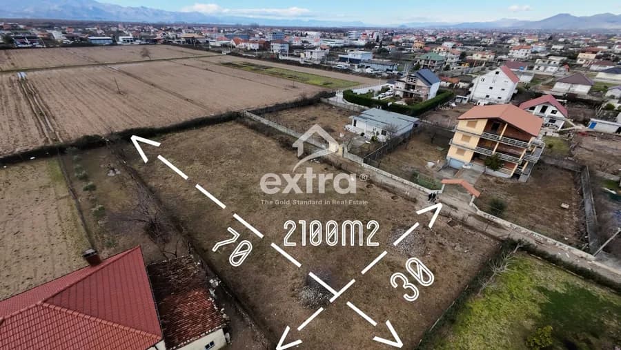 Shitet 2100m2 toke prane 5 herojve Shkoder
