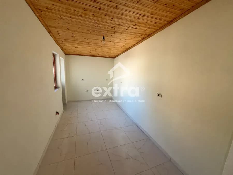Jepet me qira shtepi private 2+1 artistikja 2