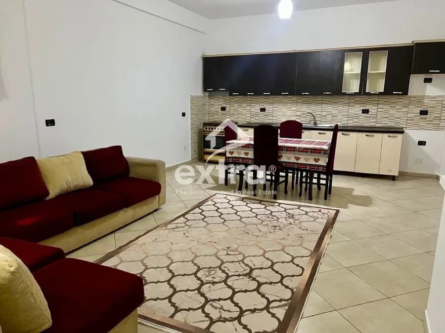 Jepet me qira kati 1 shtepise private ne dergut shkoder