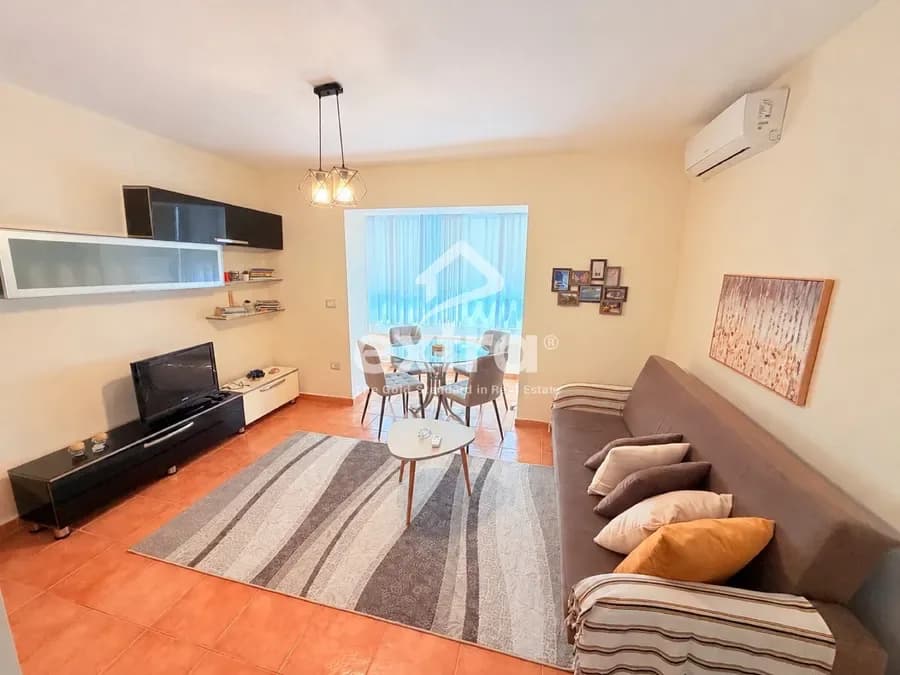 Jepet me qira apartament 2+1 k2 rruga gjane 3
