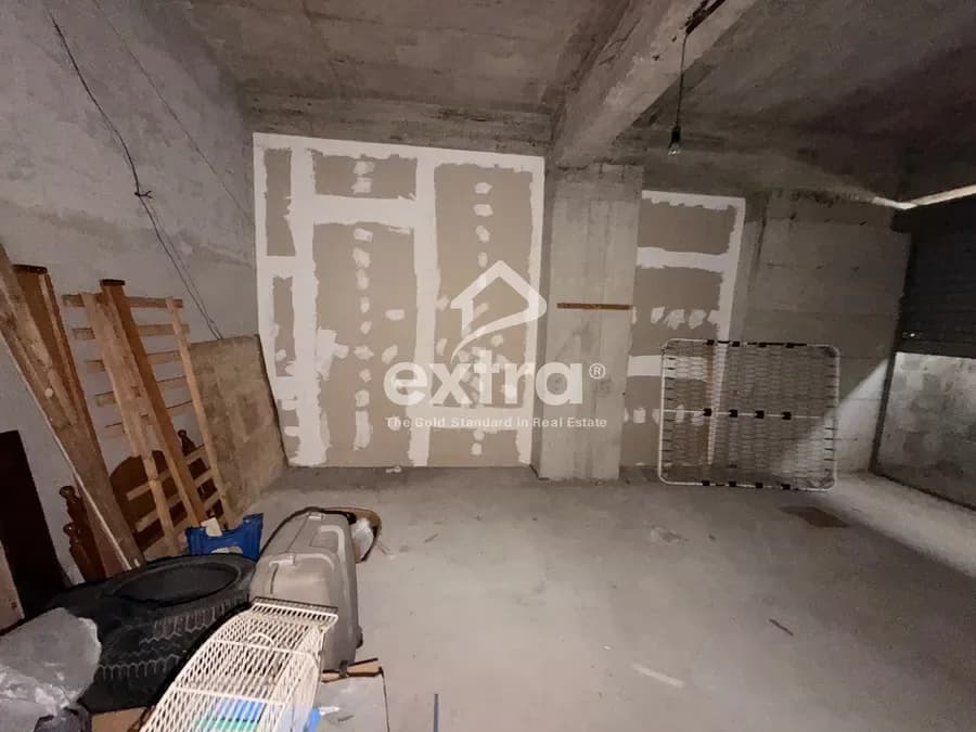Shitet dyqan kati perdhe ne zdrale 107.000 € 2