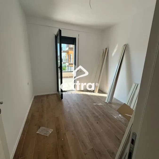 Shitet apartament 2+1+2 Xhamllik, Tirane 4