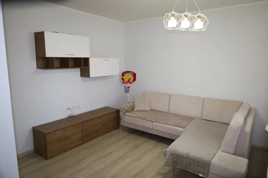 Jepet me qira 2+1 kati 2 Shkoder