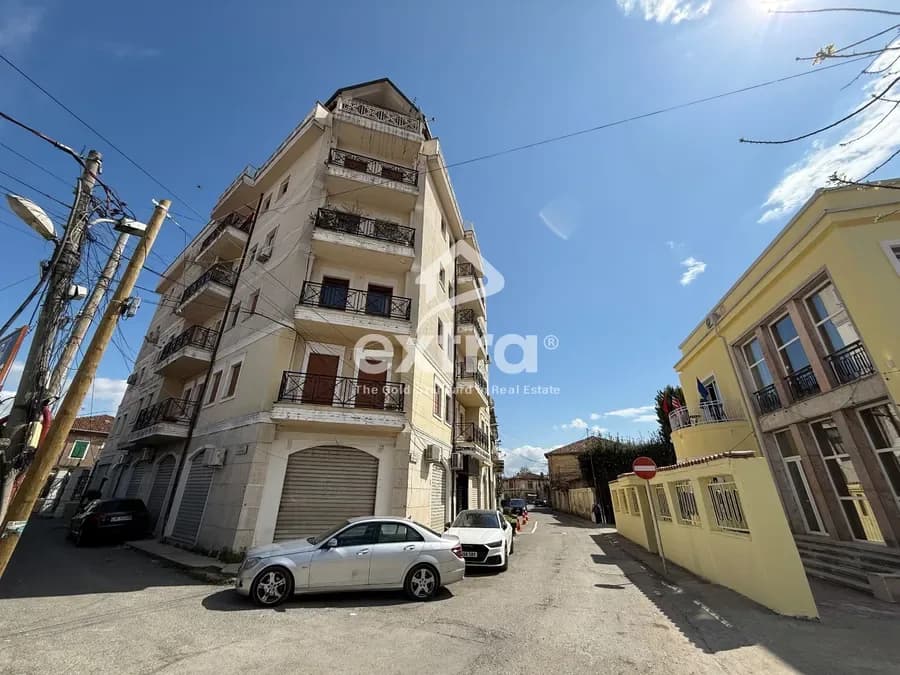 Jepet me qira 2+1 k2 prane Pedonales Shkoder
