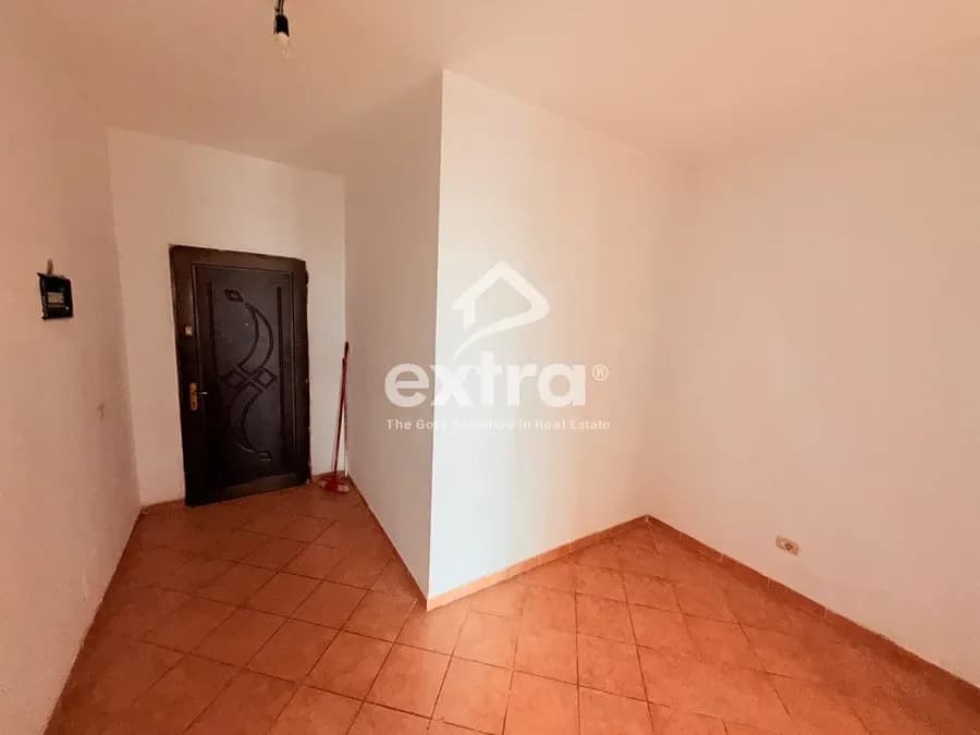 Shitet apartament 1+1 k8 perballe katedrales 3