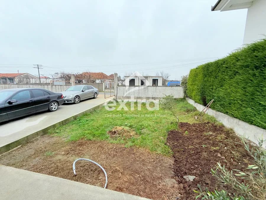 Shiten dy shtepi private okazion 75.000 € 3