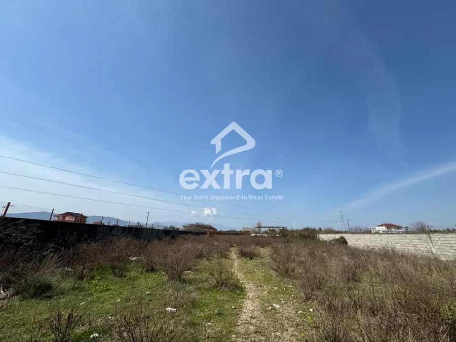 Shitet toke ne bardhaj 140.000 € 1