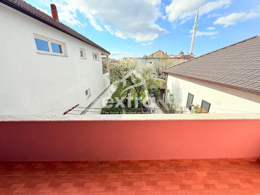 Jepet me qera kati 2 private ne Dergut 300 mije lek