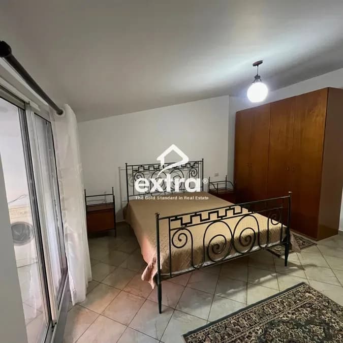 🔥QIRA 2+1🔥 📍Ruga Fortuzi,Tirane 📐Sipërfaqe: 120m2 🛋️ 1 Sallon + kuzhinë 🛏️ 2 Dhoma gjumi 🚽 1 Tualet * Mobiluar * Locacion shum te mire * 5min 4