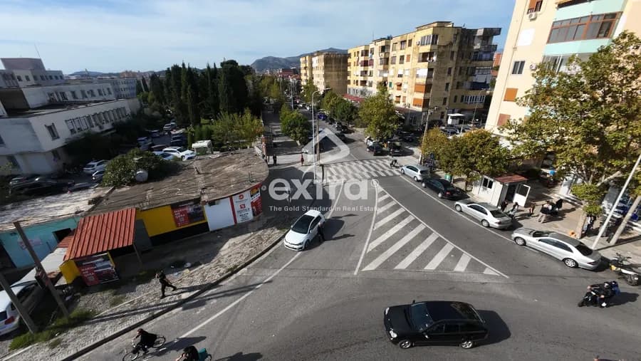 Dyqan per shitje ne rotonto Spitali