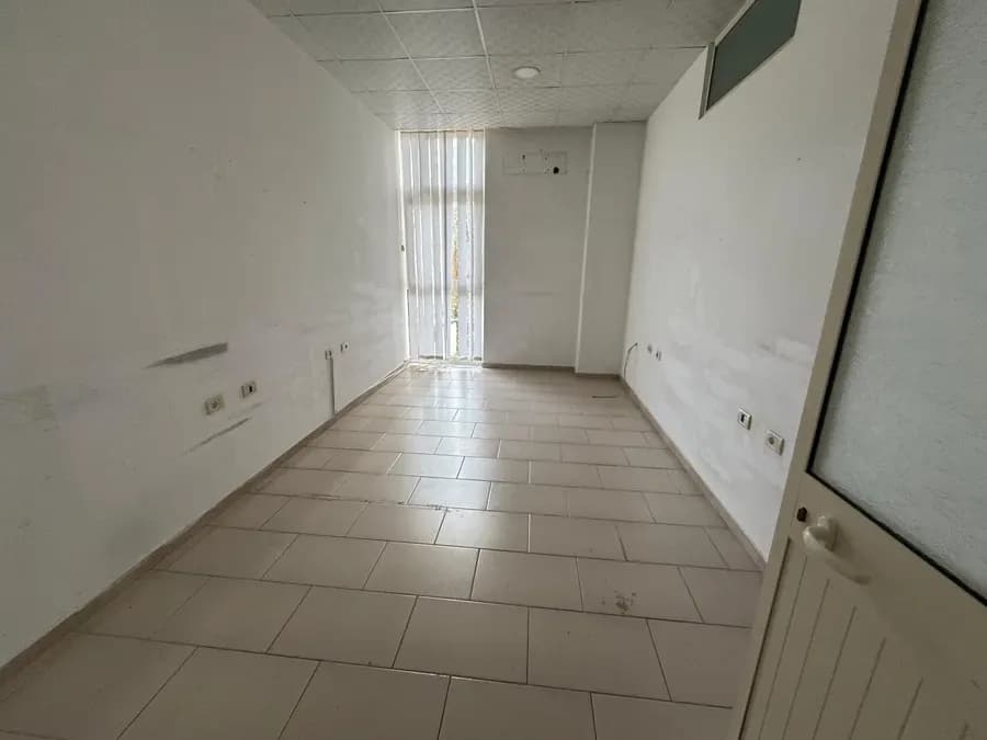 Jepet me qira kati 2 per zyra ose call center 4