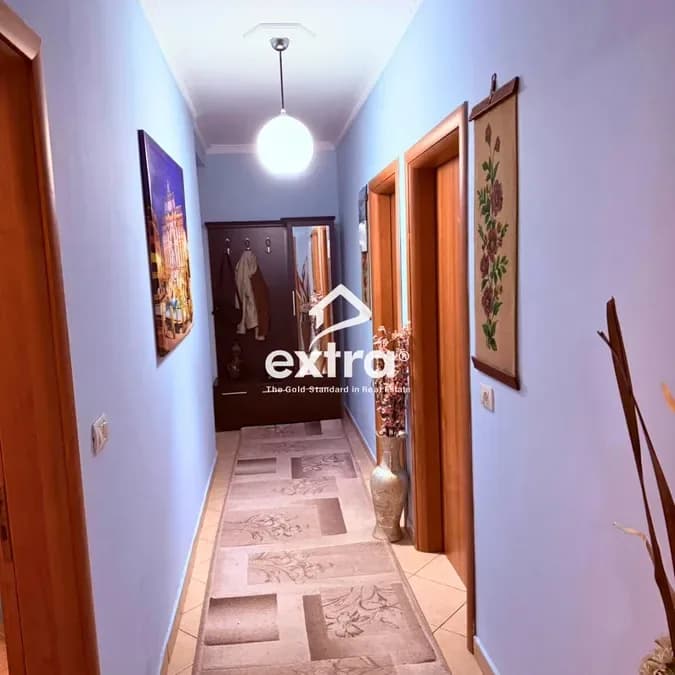🔥QIRA 2+1🔥 📍Astir,Tirane 📐Sipërfaqe: 120m2 🛋️ 1 Sallon + kuzhinë 🛏️ 2 Dhoma gjumi 🚽 1 Tualet * Dhome vogel (Depo) * Mobiluar * Locacion shum
