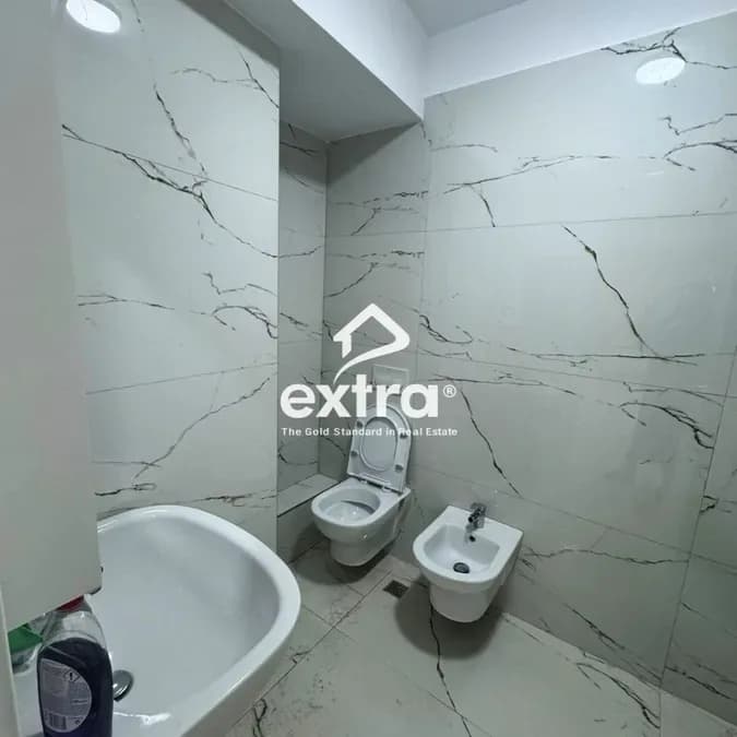 Qira ambient per zyra Mine Peza, Tirane 4