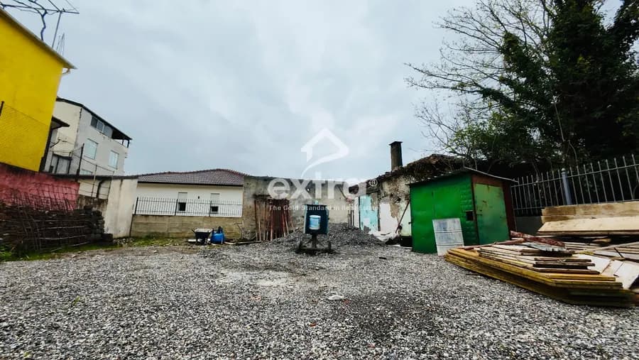 Truall per shitje prane Katedrales , Shkoder 135k 2