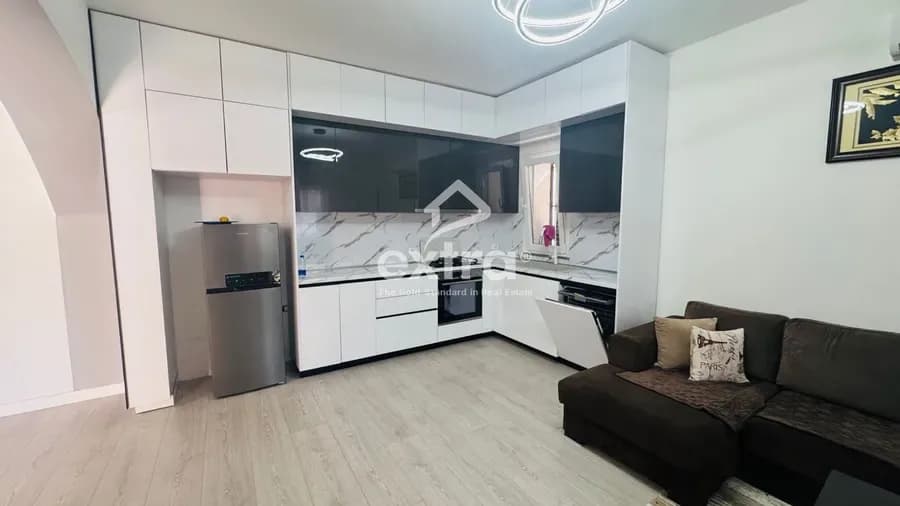 Jepet me qira vile private 600 โฌ pas katedrales 2