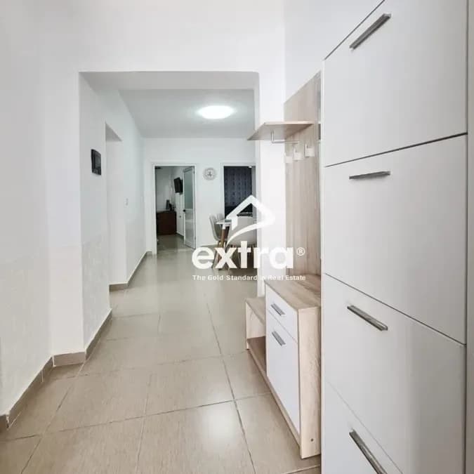 Qira 1+1 Pazari i Ri, Tirane 2