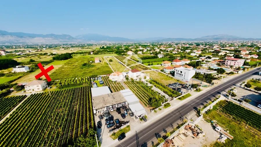 Shitet 6600m2 toke prane Meteor Shtoj 99.000 € 3