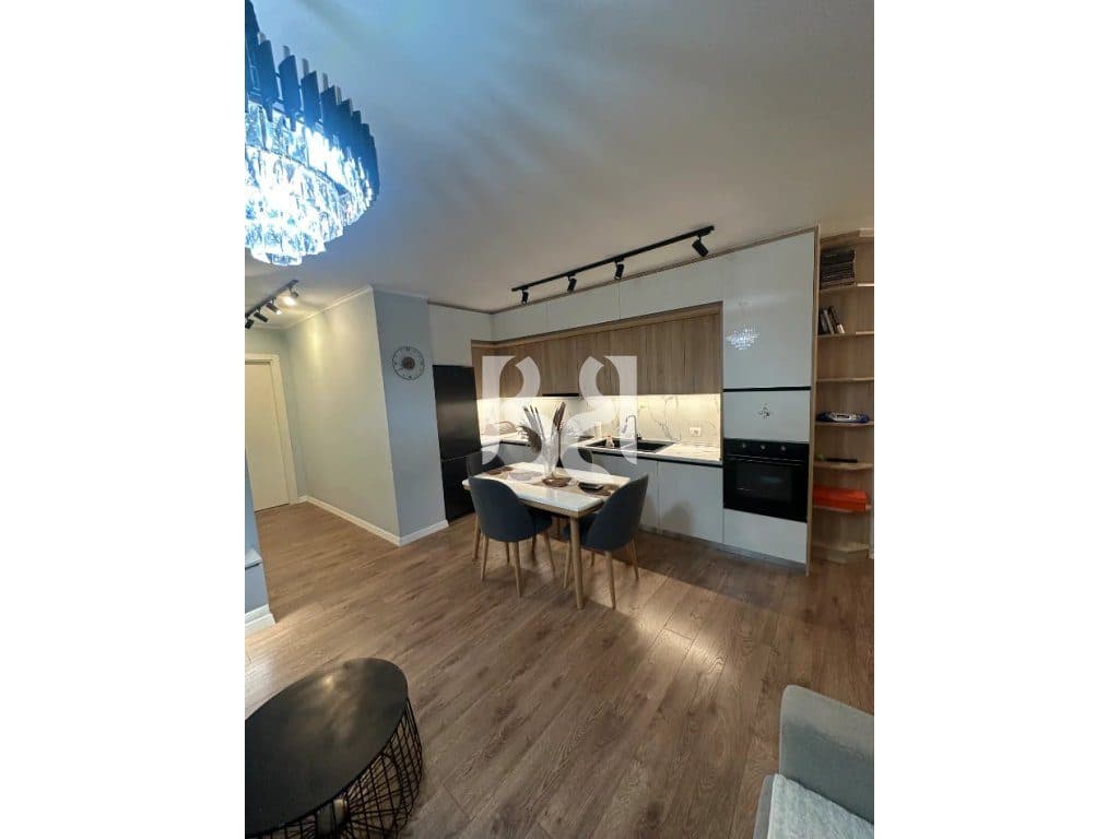 APARTAMENT ME QERA 2+1 TE MISTO MAME,YZBERISH** 2