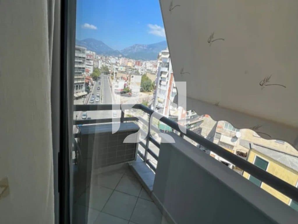 APARTAMENT 1+1 ME QERA TE ISH TREGU ELEKTRIK** 2