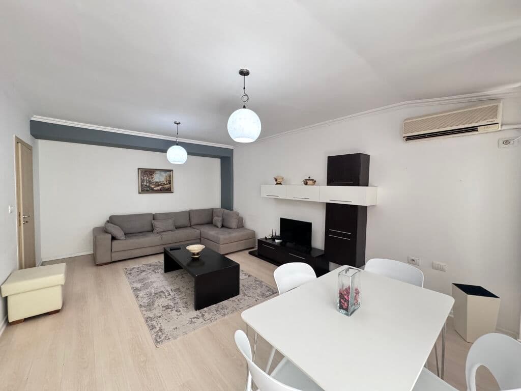 SHITET APARTAMENT 2+1+2 DEPO PRANE KINEMA AGIMIT ISH BLLOKU! 2