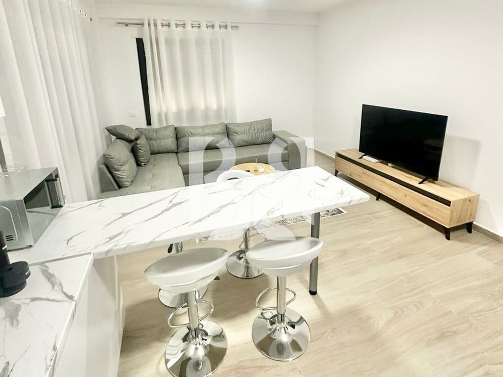 APARTAMENT ME QERA 2+1+2+PARKIM TE PAZARI I RI