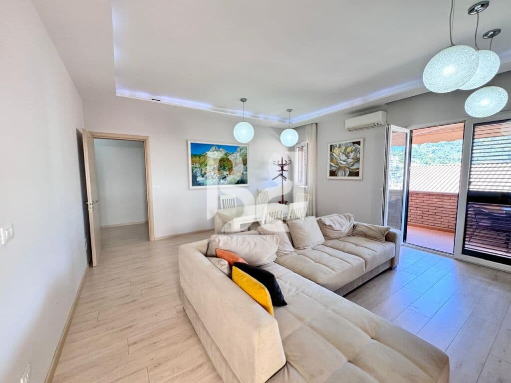 APARTAMENT NE SHITJE TE LIQENI I THATE KOMPLEKSI VENETO 2+1+2 PRANE RADISON HOTEL / BLIHET DHE ME KREDI 2