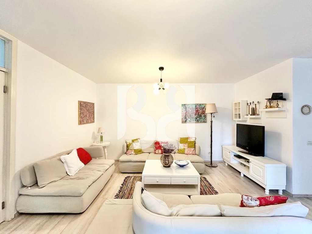 APARTAMENT ME QERA 2+1 TE ISH EKZPOZITA 4