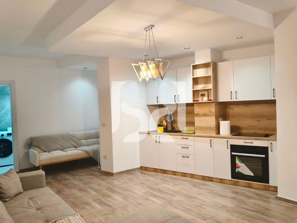 Apartament 1+1 me Qira në Rrugën Peti | 60 m² | Komod me nje Lokacion Strategjik 2