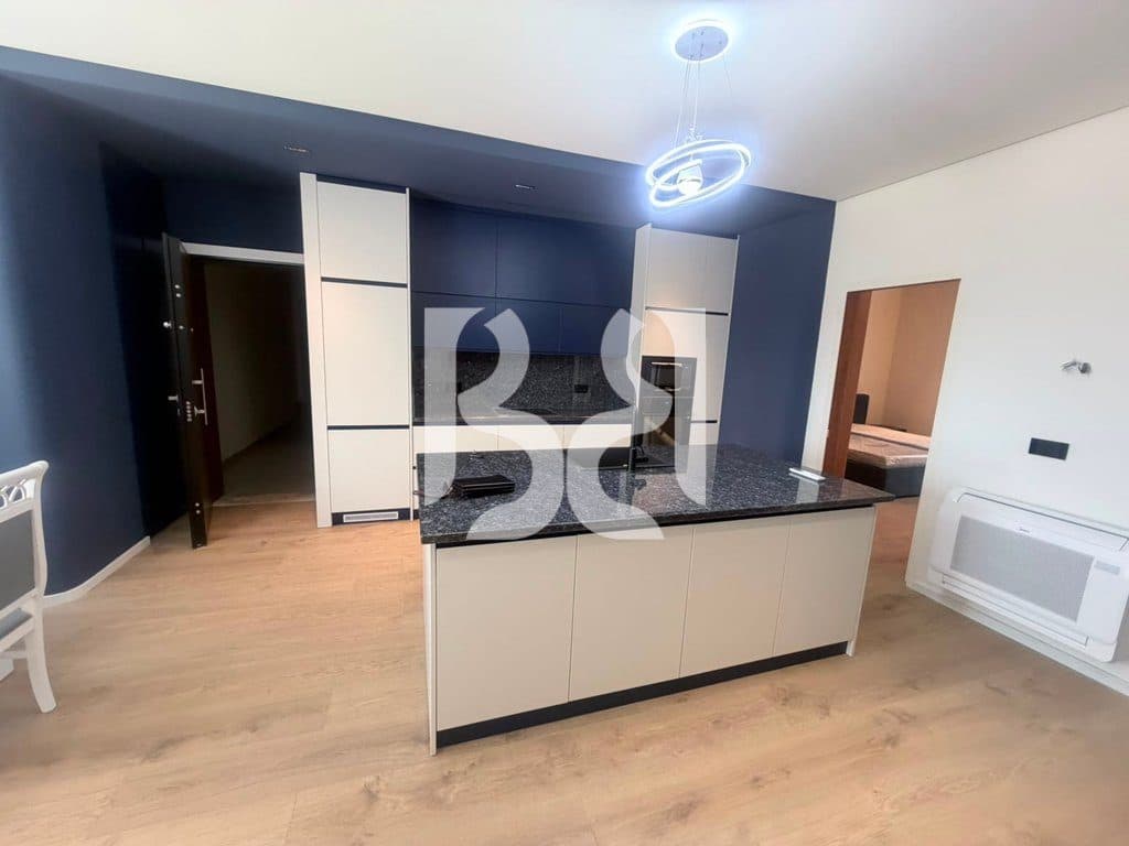 APARTAMENT LUKSOZ 2+1+2+VERANDE+GARAZH ME QIRA TEK RRUGA 5 MAJ 2