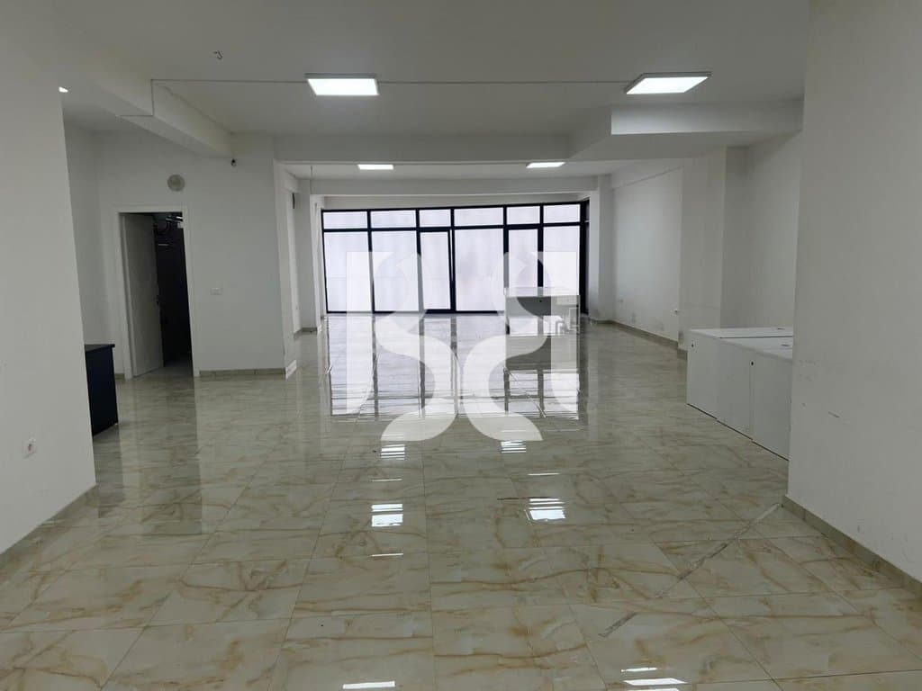 AMBIENT KOMERCIAL ME QIRA TEK SELVIA, PRANE VILES GOLD