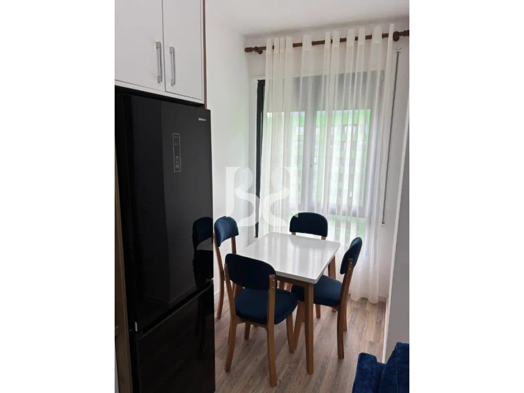 APARTAMENT ME QERA 1+1+PARKIM TE 5 MAJI TIRANE** 3