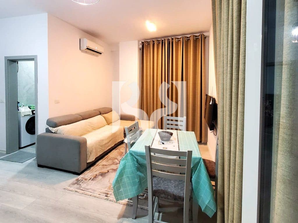 Apartament 1+1 me Qira përballë Kika 2 – Komuna e Parisit | 72,000 Lekë