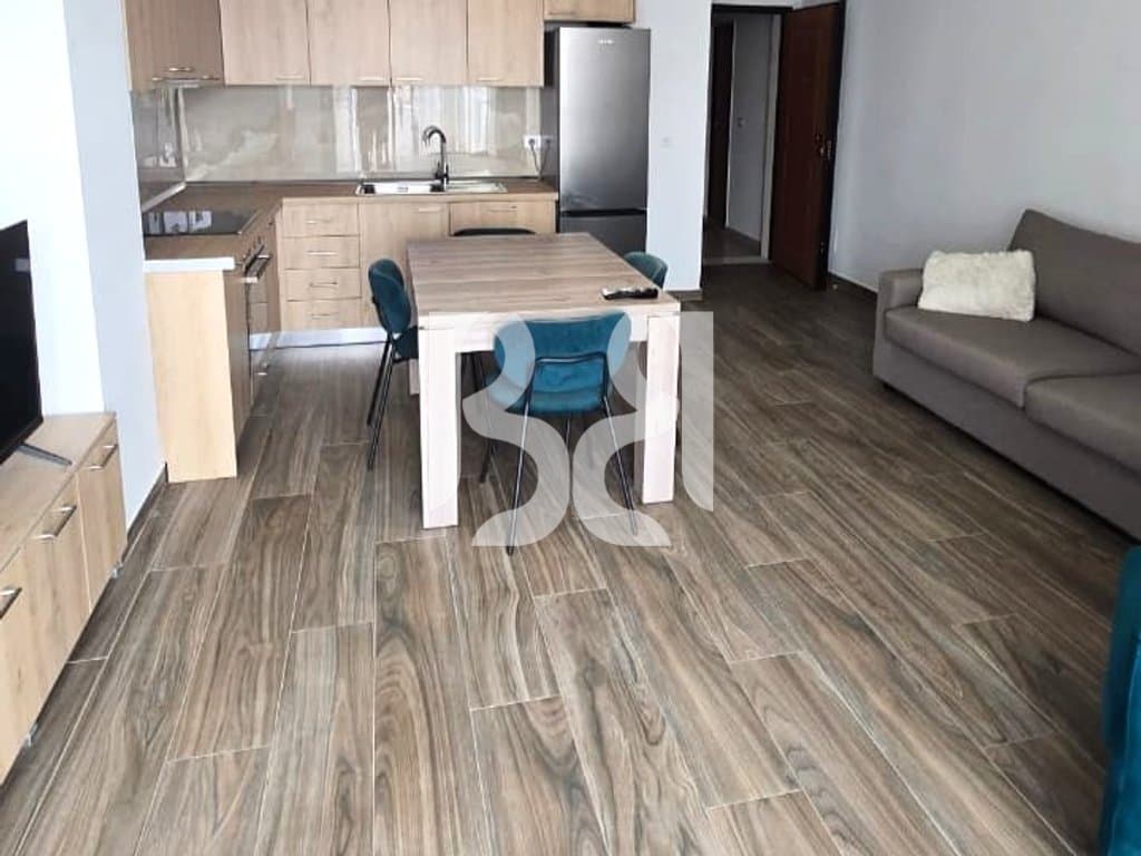 JEPET APARTAMENT 2+1 ME QIRA TEK RRUGA E DIBRES. 2