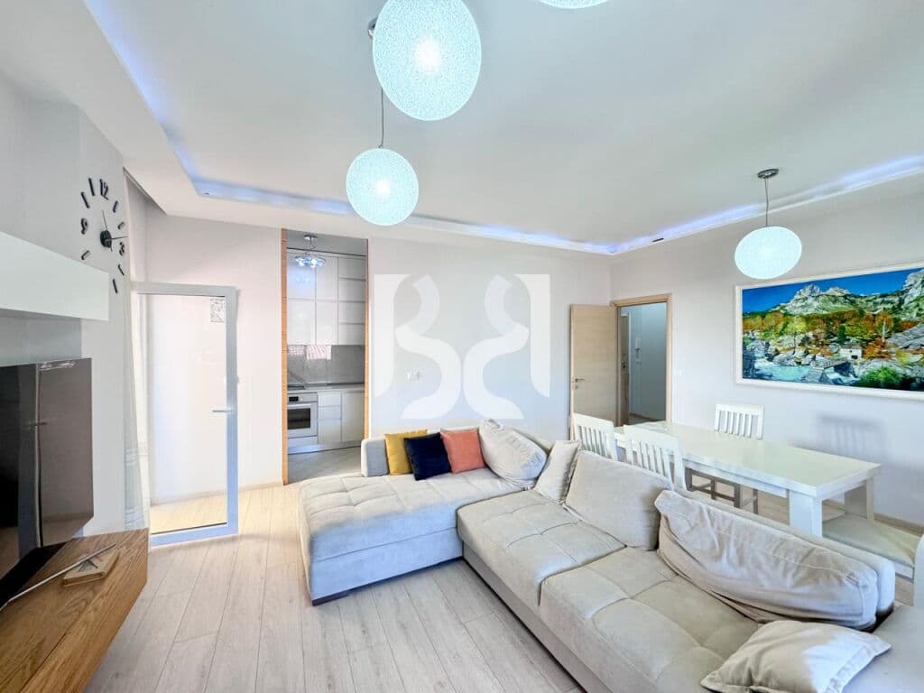 APARTAMENT NE SHITJE TE LIQENI I THATE KOMPLEKSI VENETO 2+1+2 PRANE RADISON HOTEL / BLIHET DHE ME KREDI