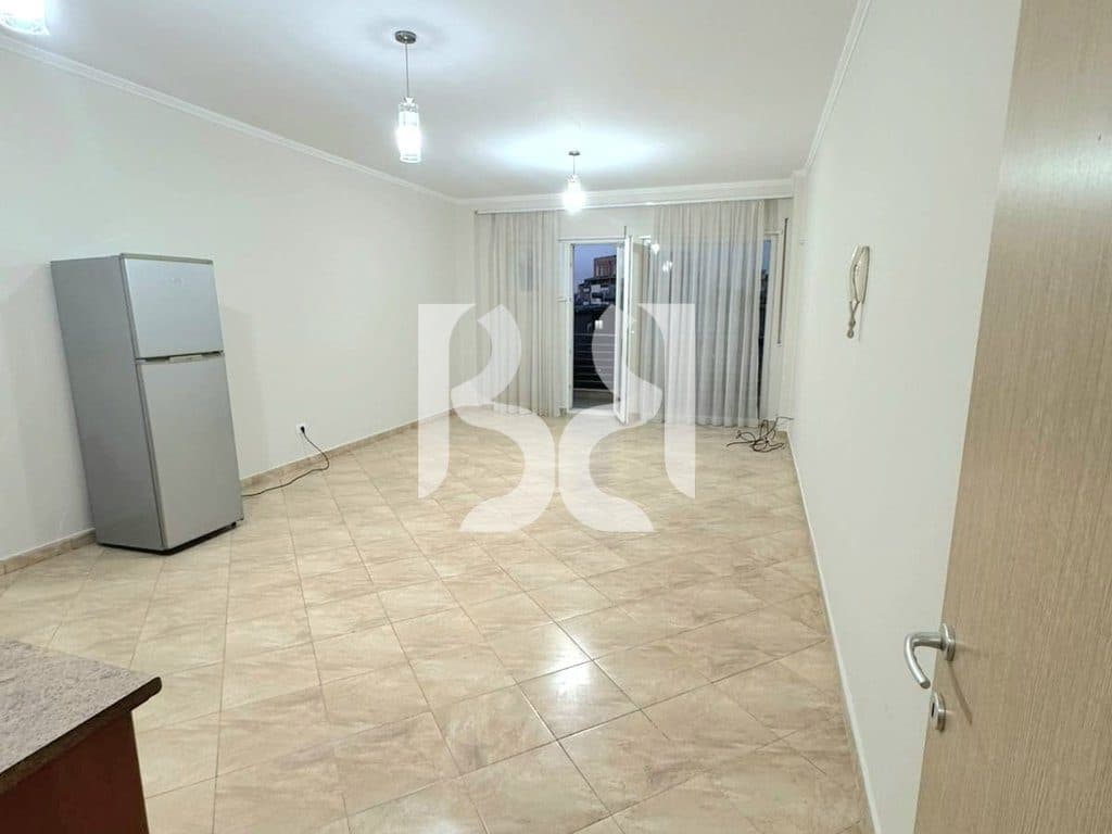 APARTAMENT ME QIRA 2+1+2 TEK ISH-TREGU ELEKTRIK, TIRANË 4