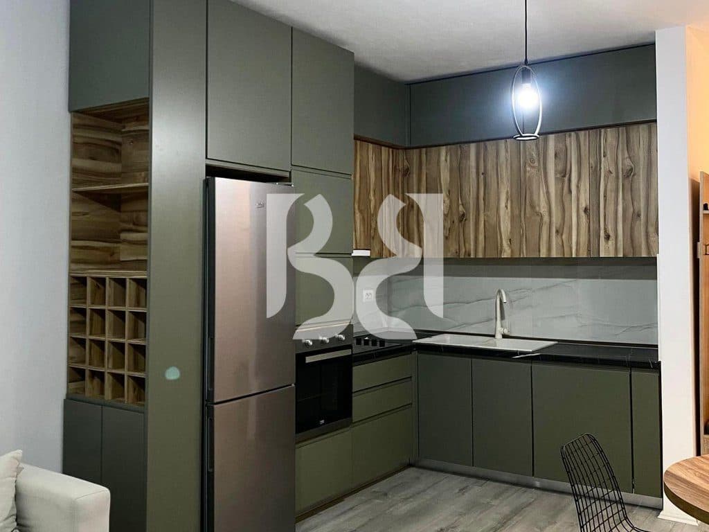Apartament 1+1 me Qira Pranë American 3 400 €/Muaj 3