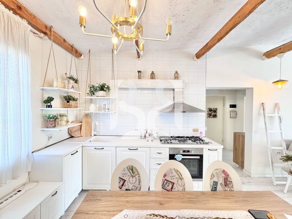 *APARTAMENT NE SHITJE TE DISPANCERIA 2+1+2 PRANE STACIONI TE TRENIT 4