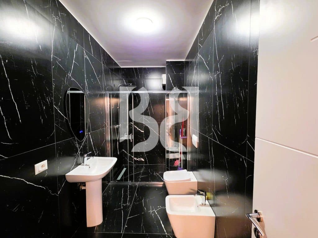 APARTAMENT 2+1 ME QIRA, BULEVARDI I RI 800 EURO 4