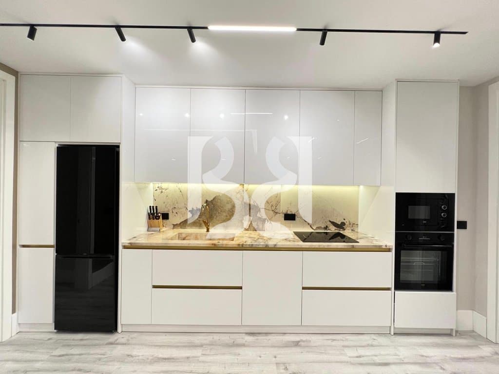Apartament Deluxe 2+1+2 me qira te Ish Blloku – Përballë Vila Enver 2300€ 3