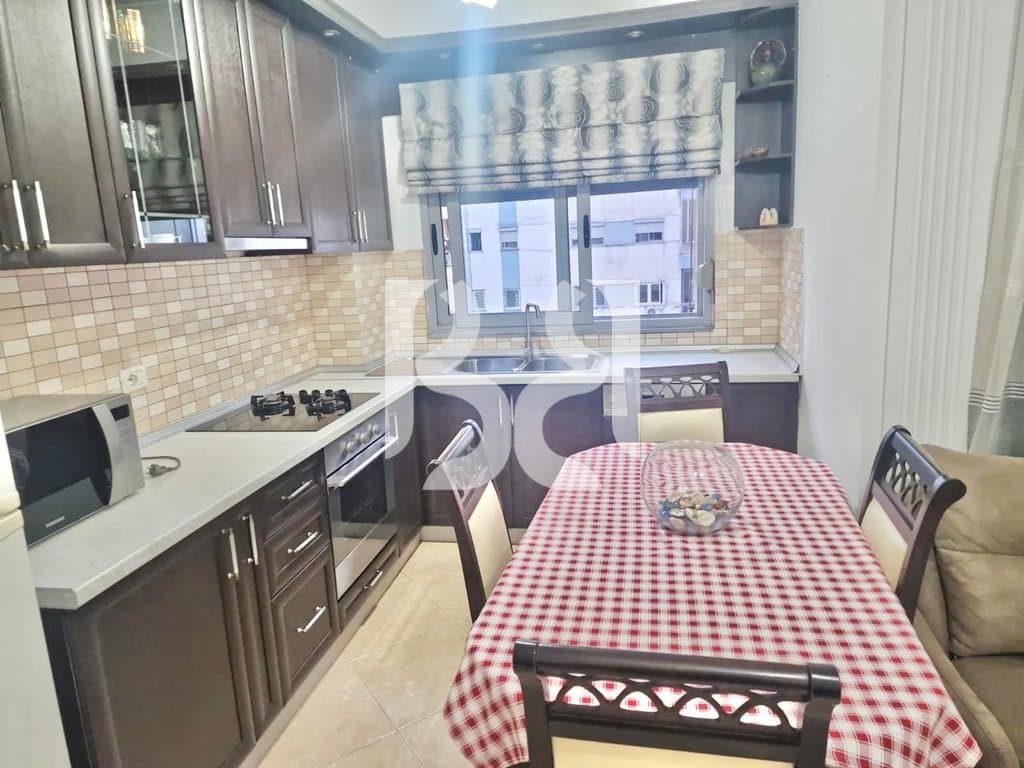 JEPET ME QIRA APARTAMENT 2+1+2 VILA L ASTIR 450 EURO 3