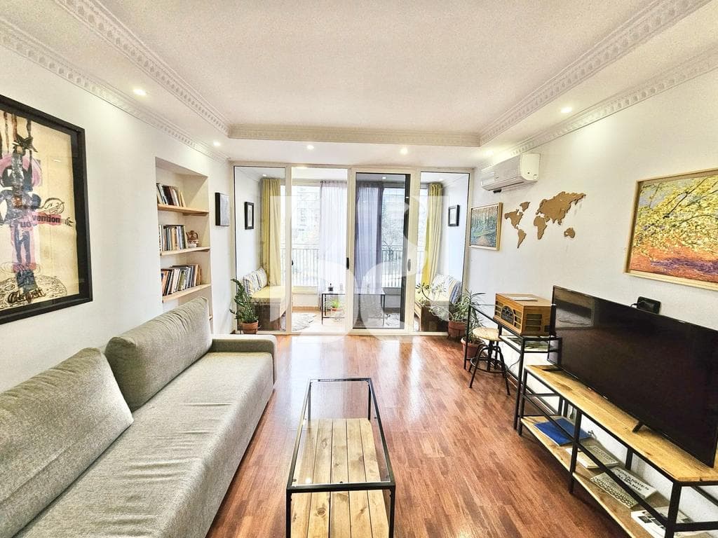 APARTAMENT 1+1 ME QIRA, QENDER TEK PIAZZA PAS MUZEUT KOMBETAR 2