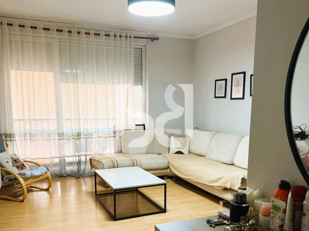 APARTAMENT 2+1+2 ME QIRA, 21 DHJETORI (PERBALLE JOENES)