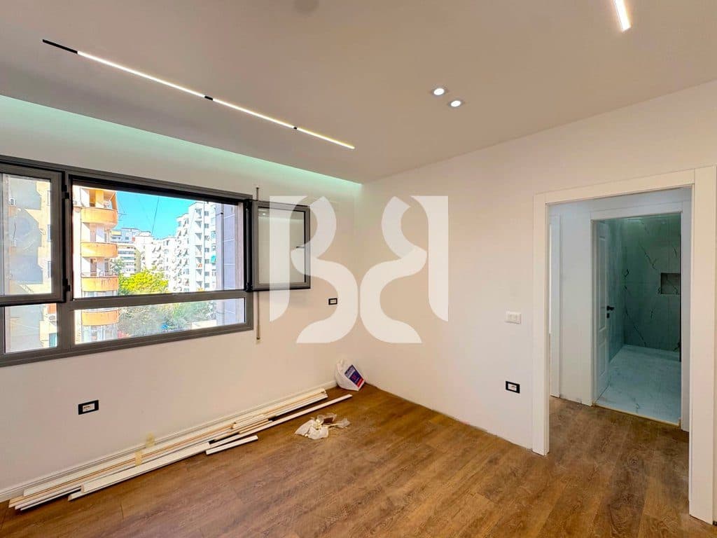 APARTAMENT 1+1 NË SHITJE 21 DHJETORI PRANË DREJTORISË SË TAKSAVE VENDORE 4